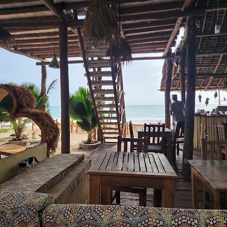 Hotel Two Palms à Jambiani  Extérieur photo
