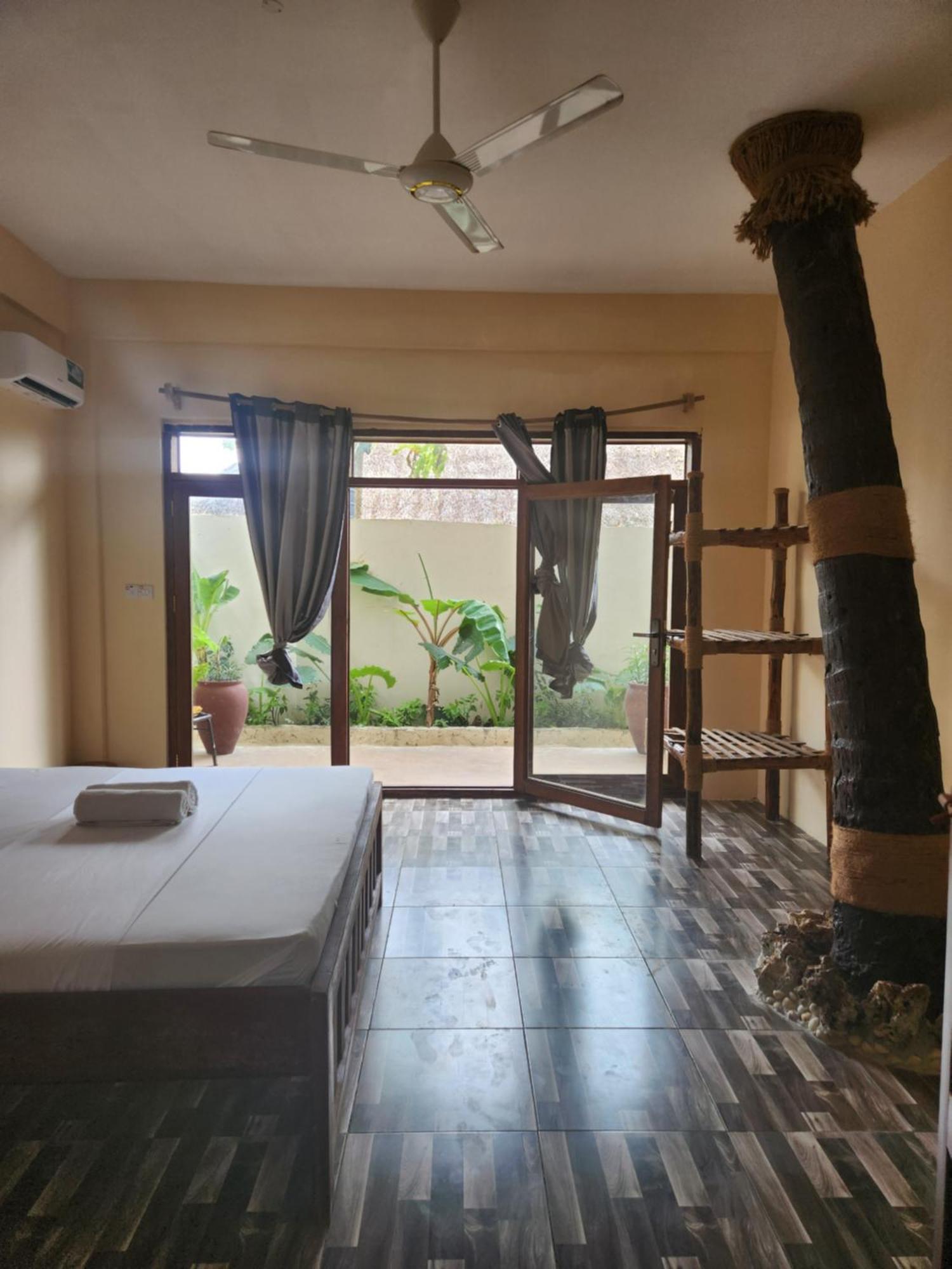 Hotel Two Palms à Jambiani  Extérieur photo