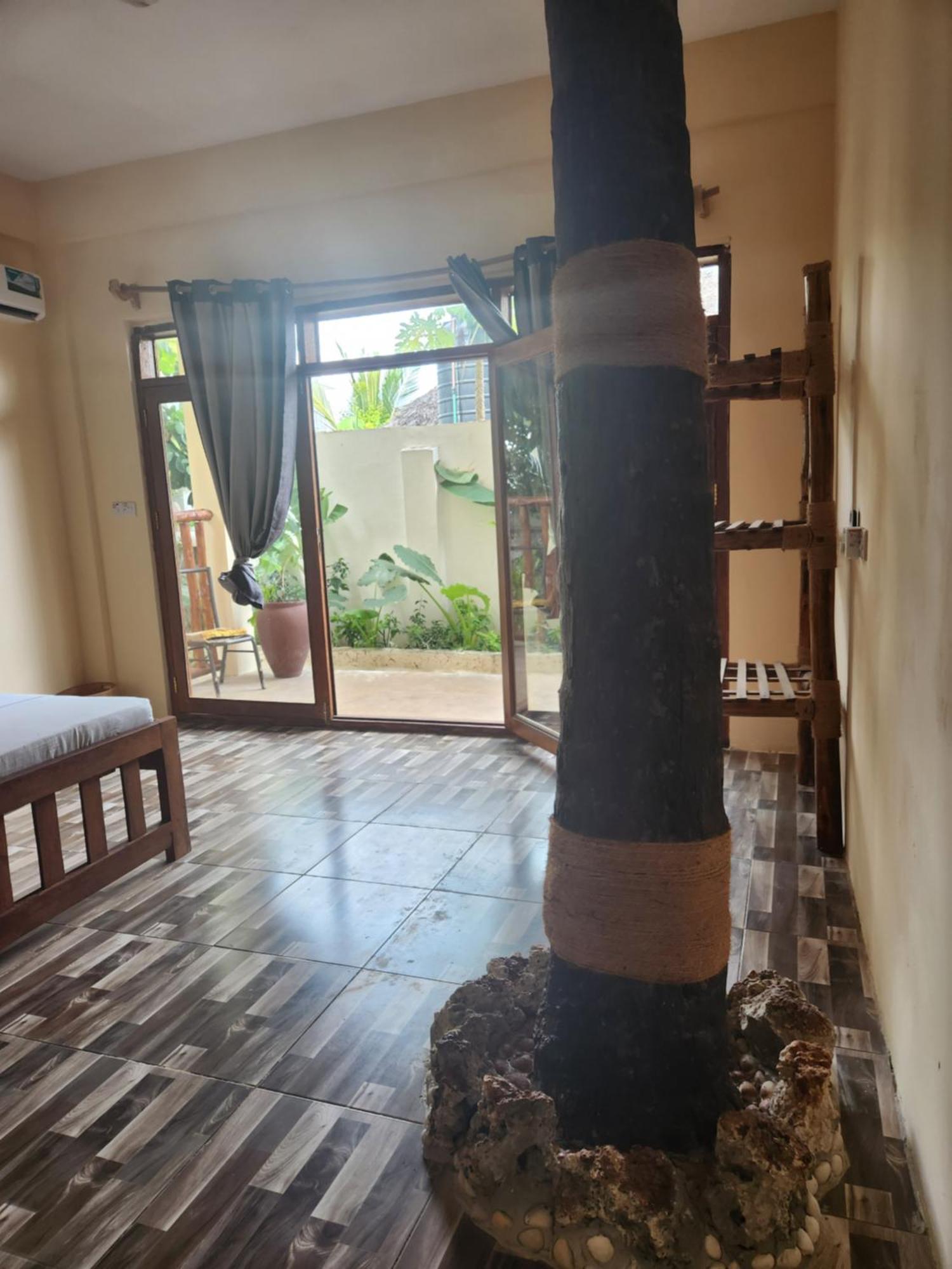 Hotel Two Palms à Jambiani  Extérieur photo