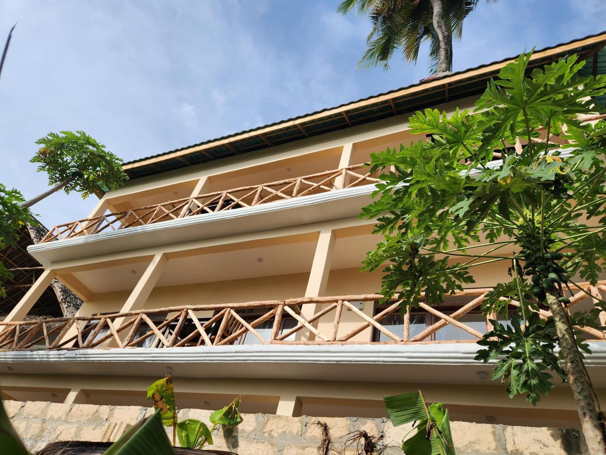 Hotel Two Palms à Jambiani  Extérieur photo