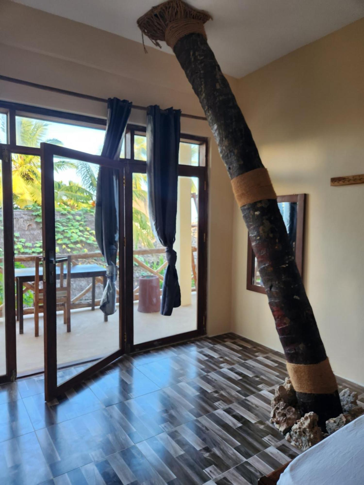 Hotel Two Palms à Jambiani  Extérieur photo