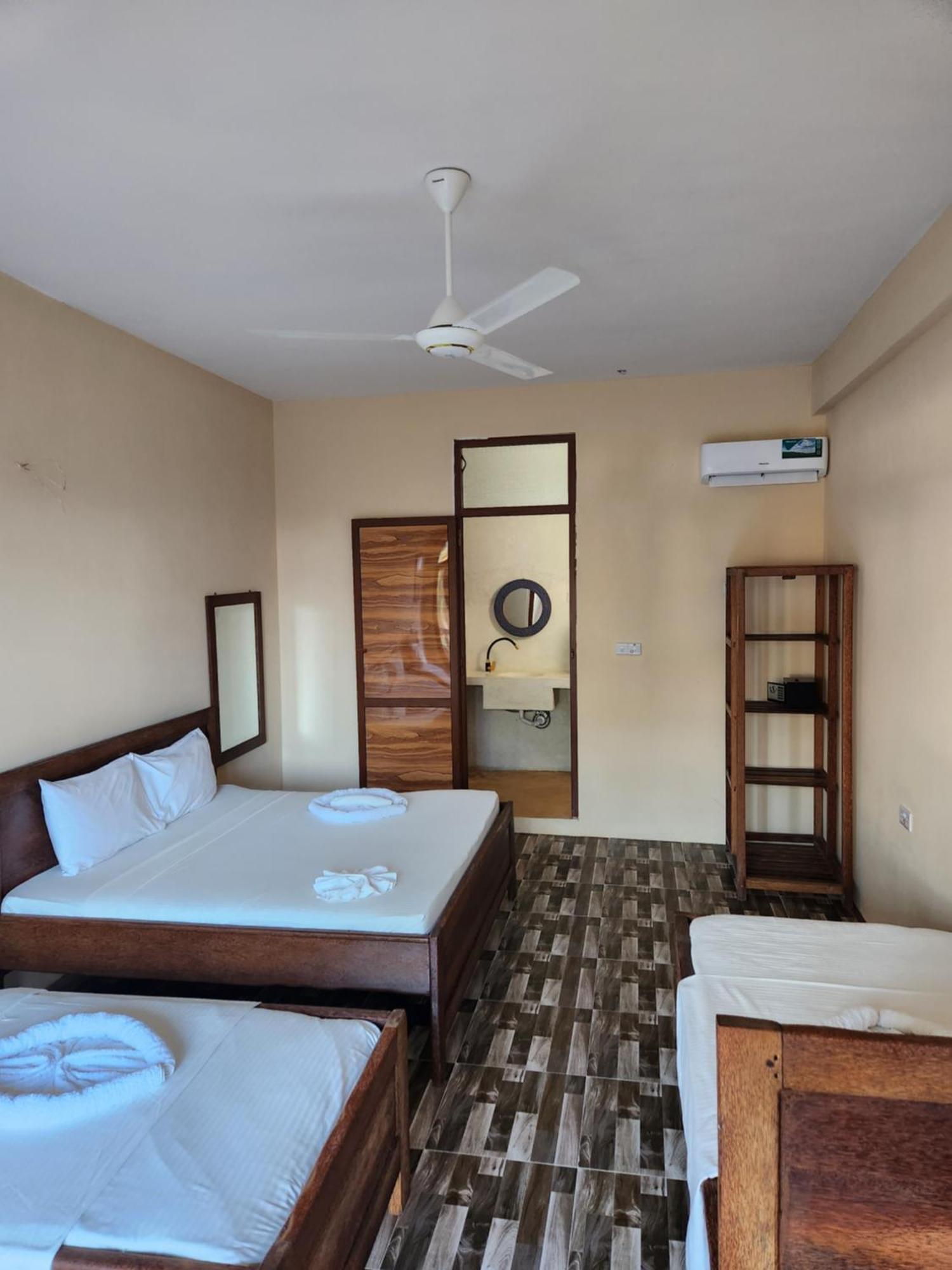 Hotel Two Palms à Jambiani  Extérieur photo