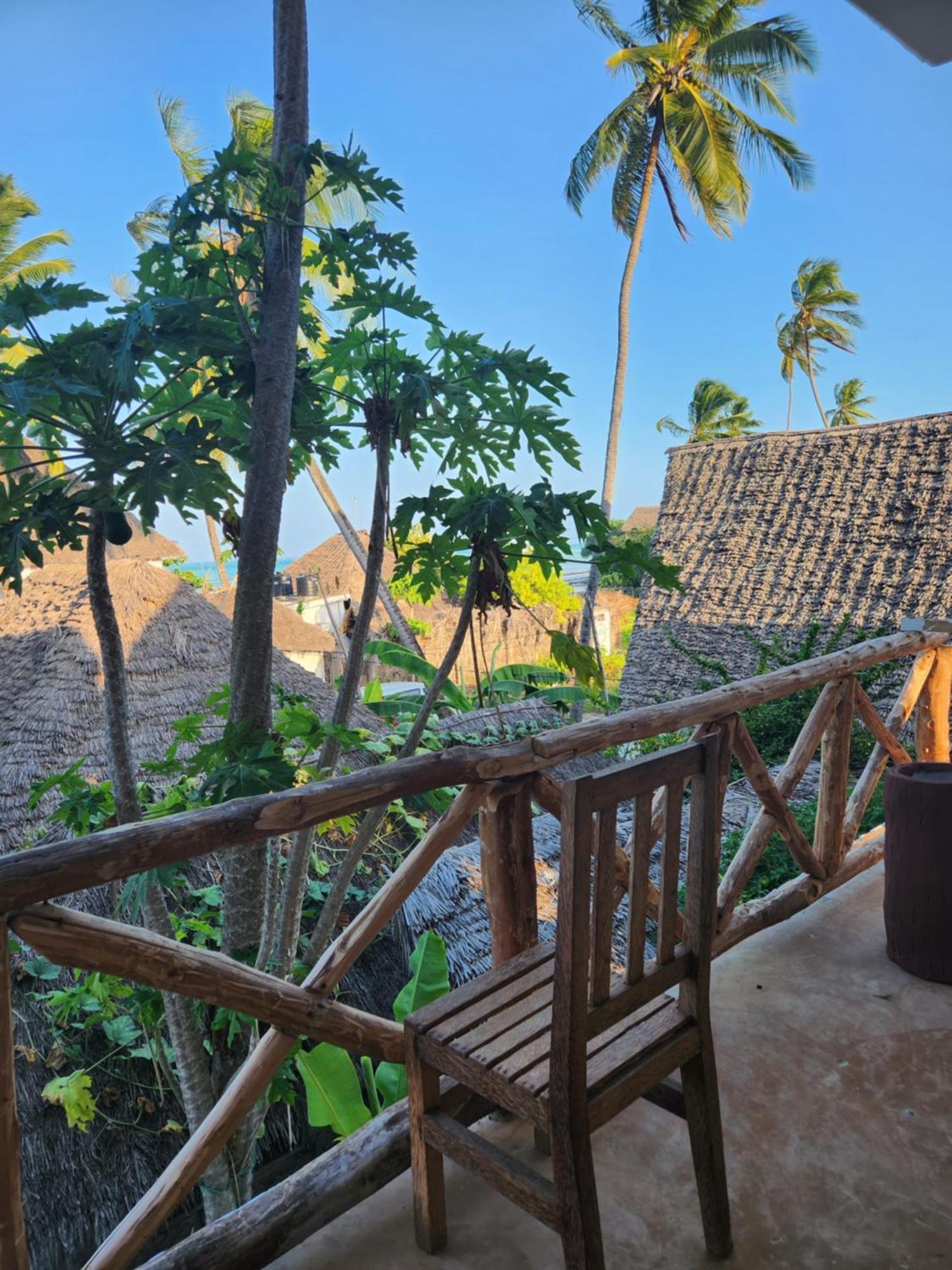 Hotel Two Palms à Jambiani  Extérieur photo