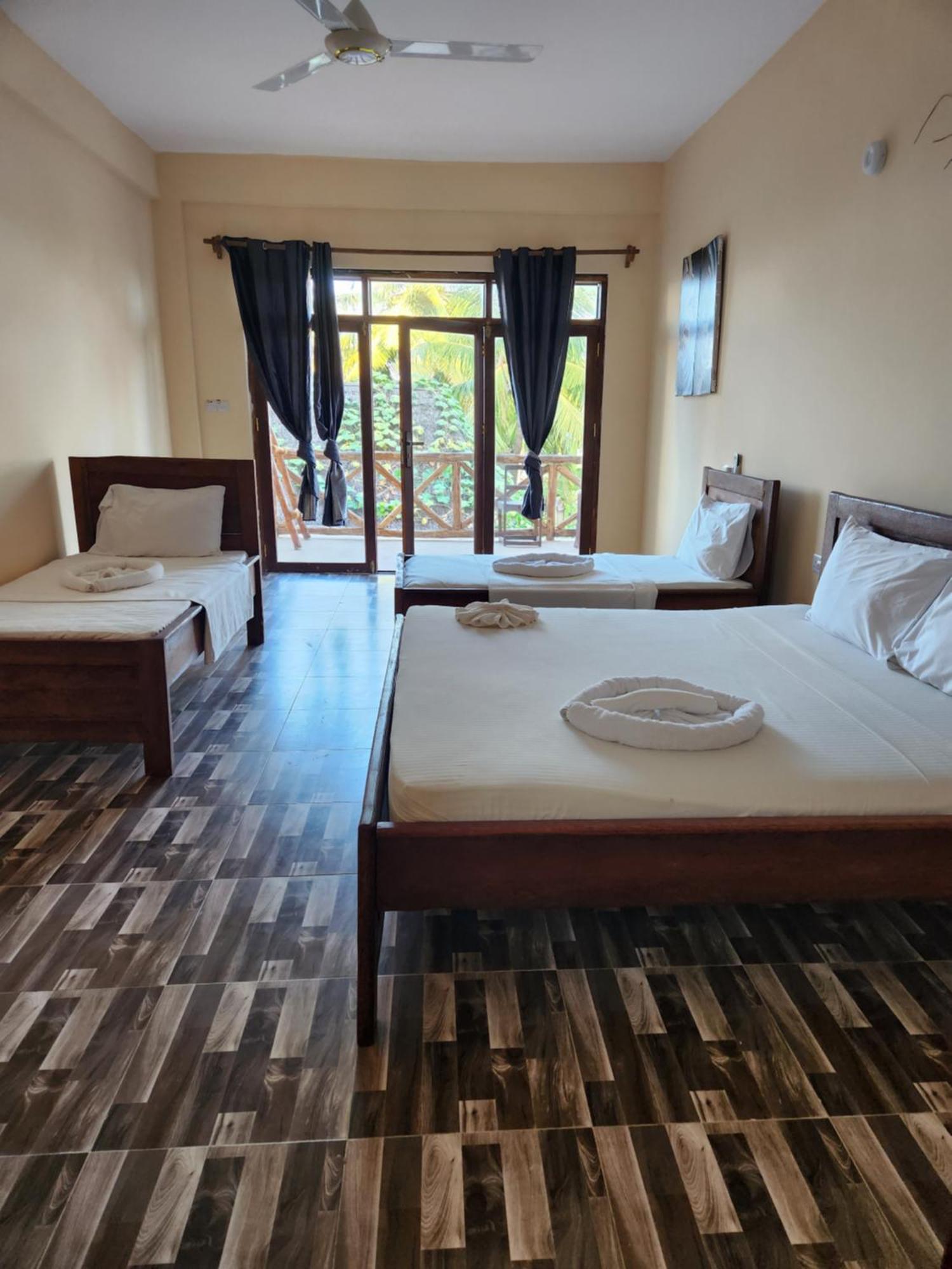 Hotel Two Palms à Jambiani  Extérieur photo