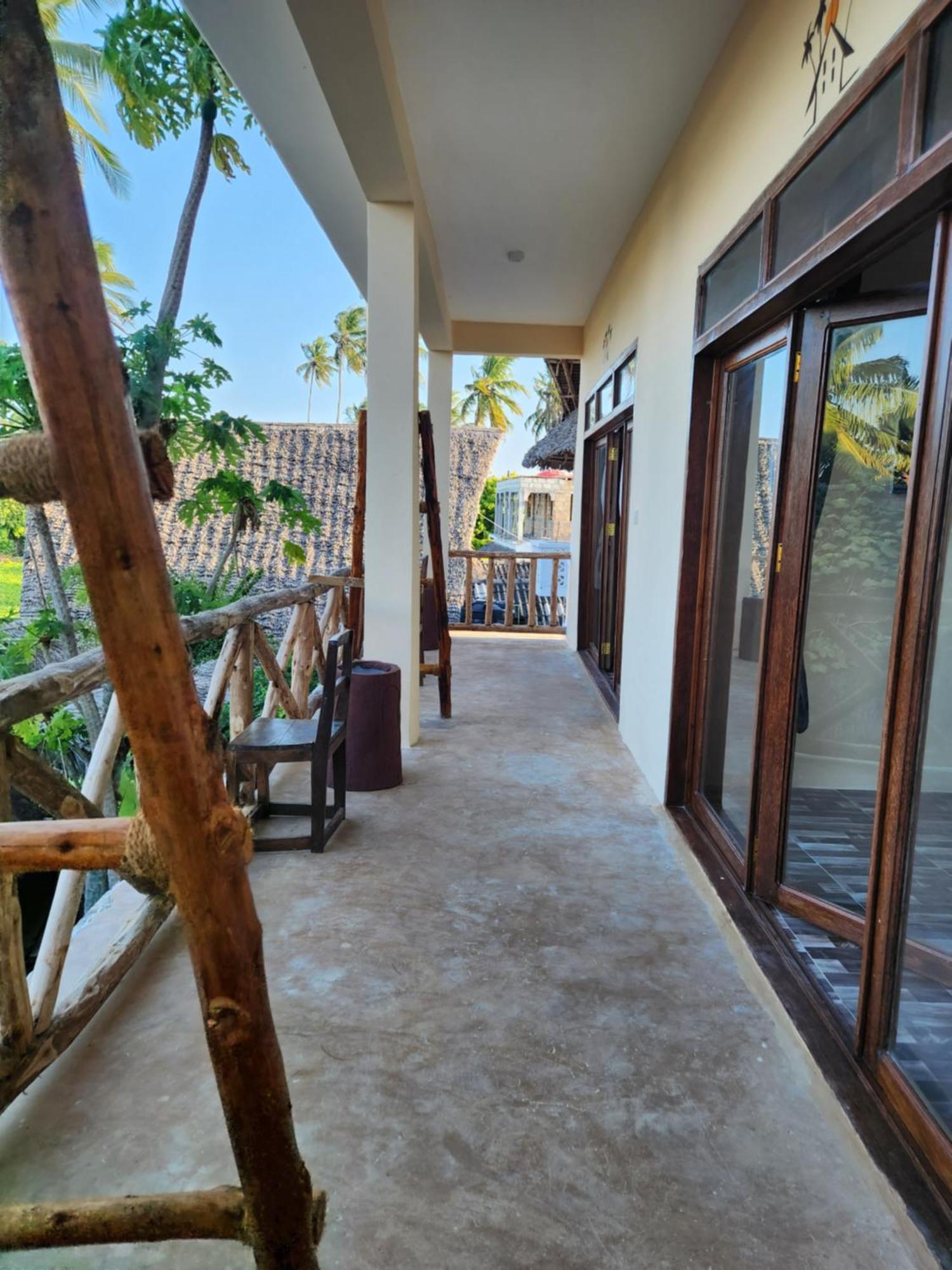 Hotel Two Palms à Jambiani  Extérieur photo