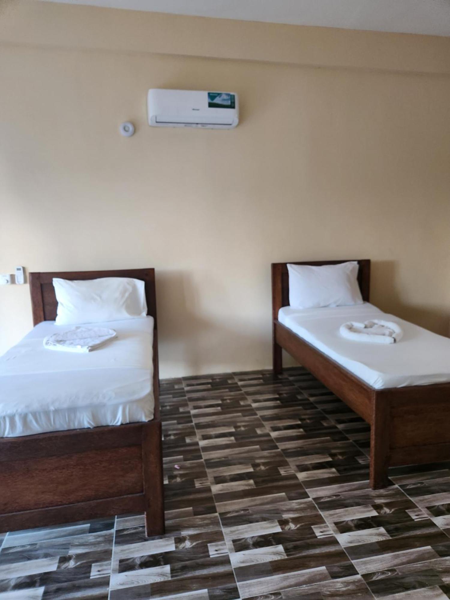 Hotel Two Palms à Jambiani  Extérieur photo
