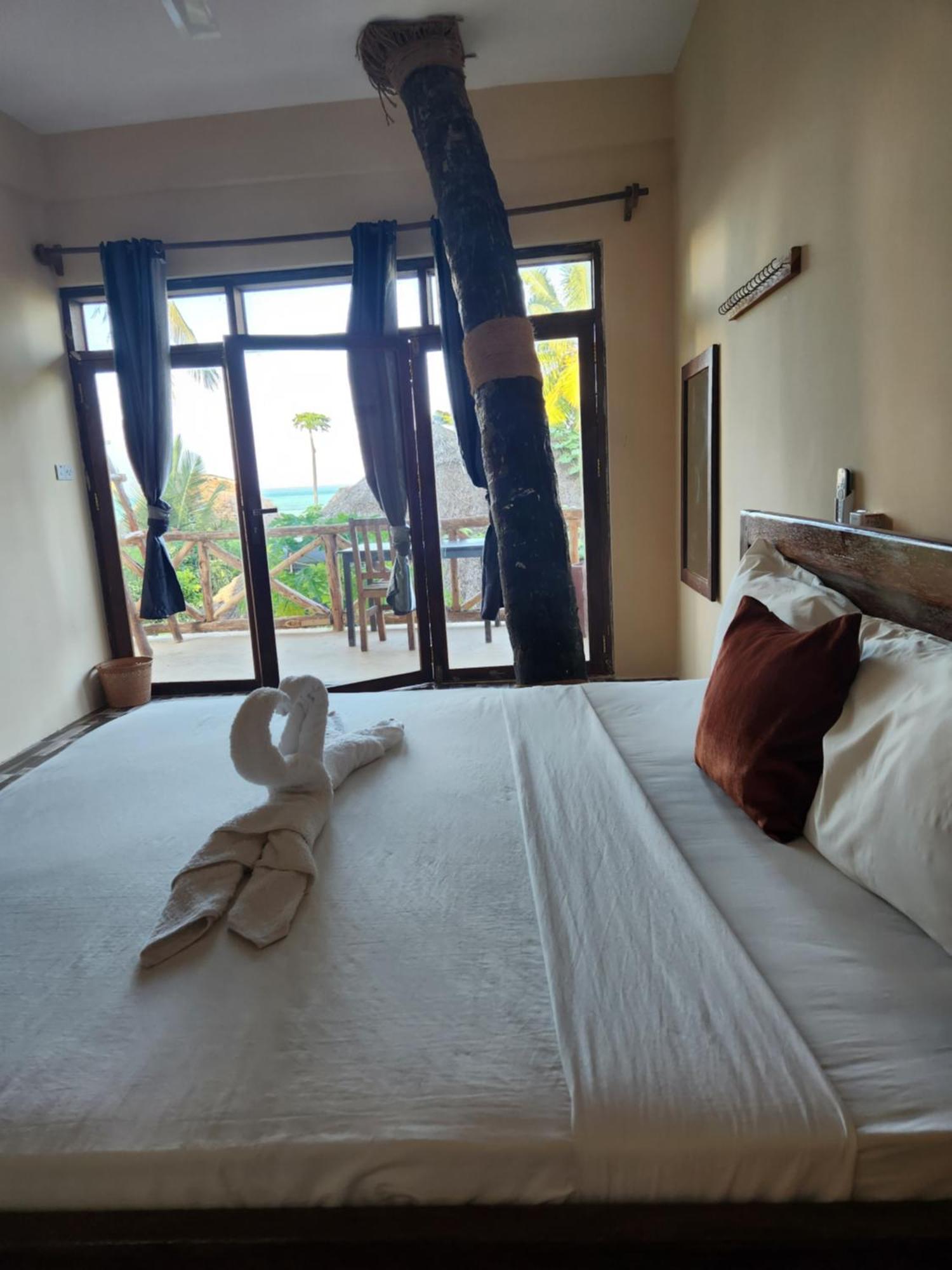 Hotel Two Palms à Jambiani  Extérieur photo